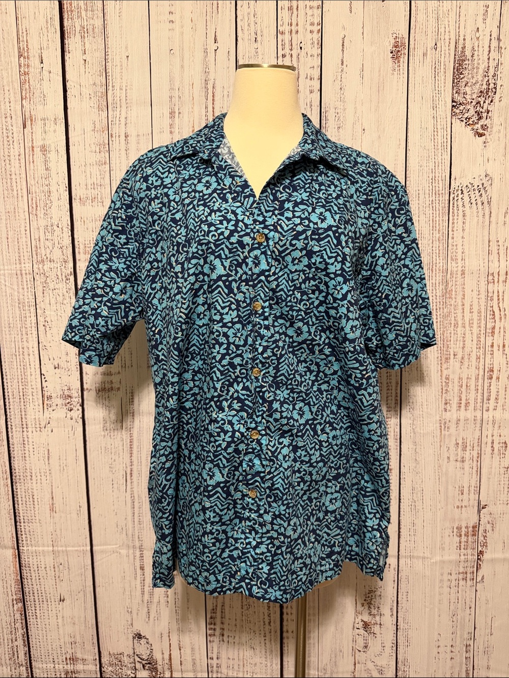 Men's Casual Short-Sleeve Button-Down Shirt in Teal Pattern
